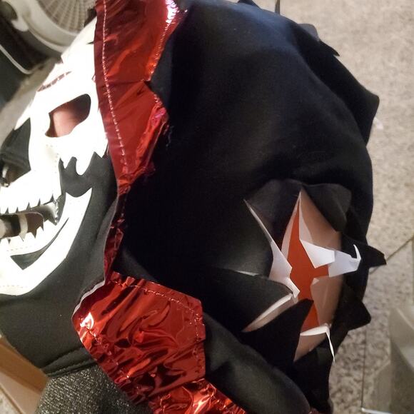 Mask - Picture 3 of 3